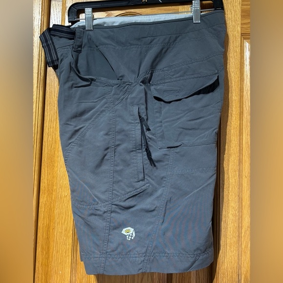 Mountain Hardwear Gray Men's Trail/Hiking Cargo Shorts Lightweight Medium - Picture 7 of 9